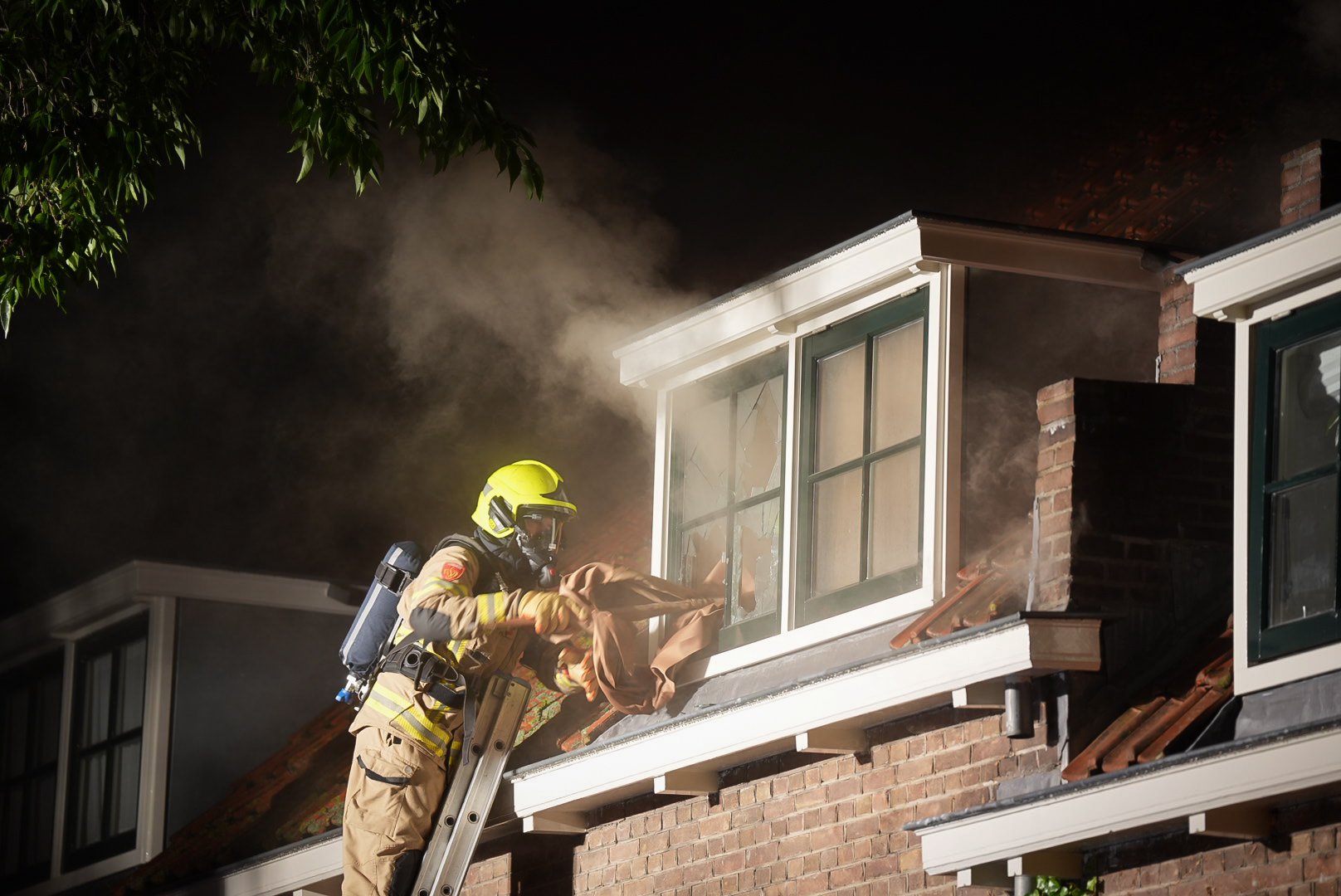 Arnhemse woning onbewoonbaar na brand