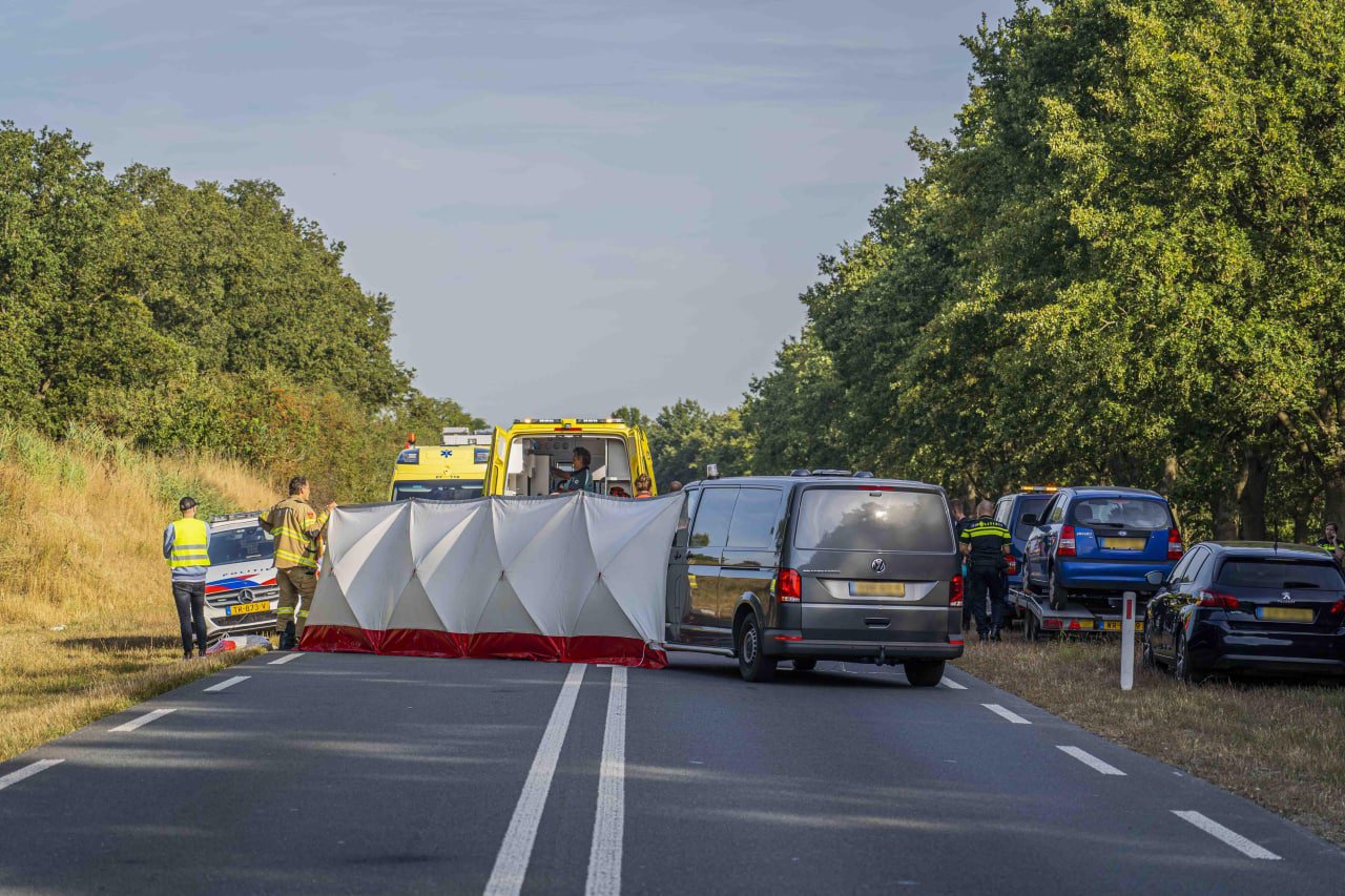 Man gereanimeerd nadat hij onwel wordt tijdens auto opladen