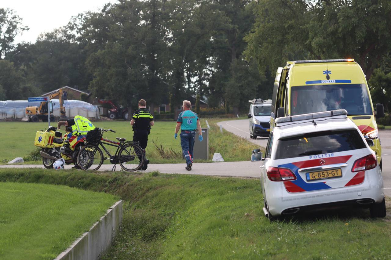 Ambulance motor botst met jonge scholier in Lunteren