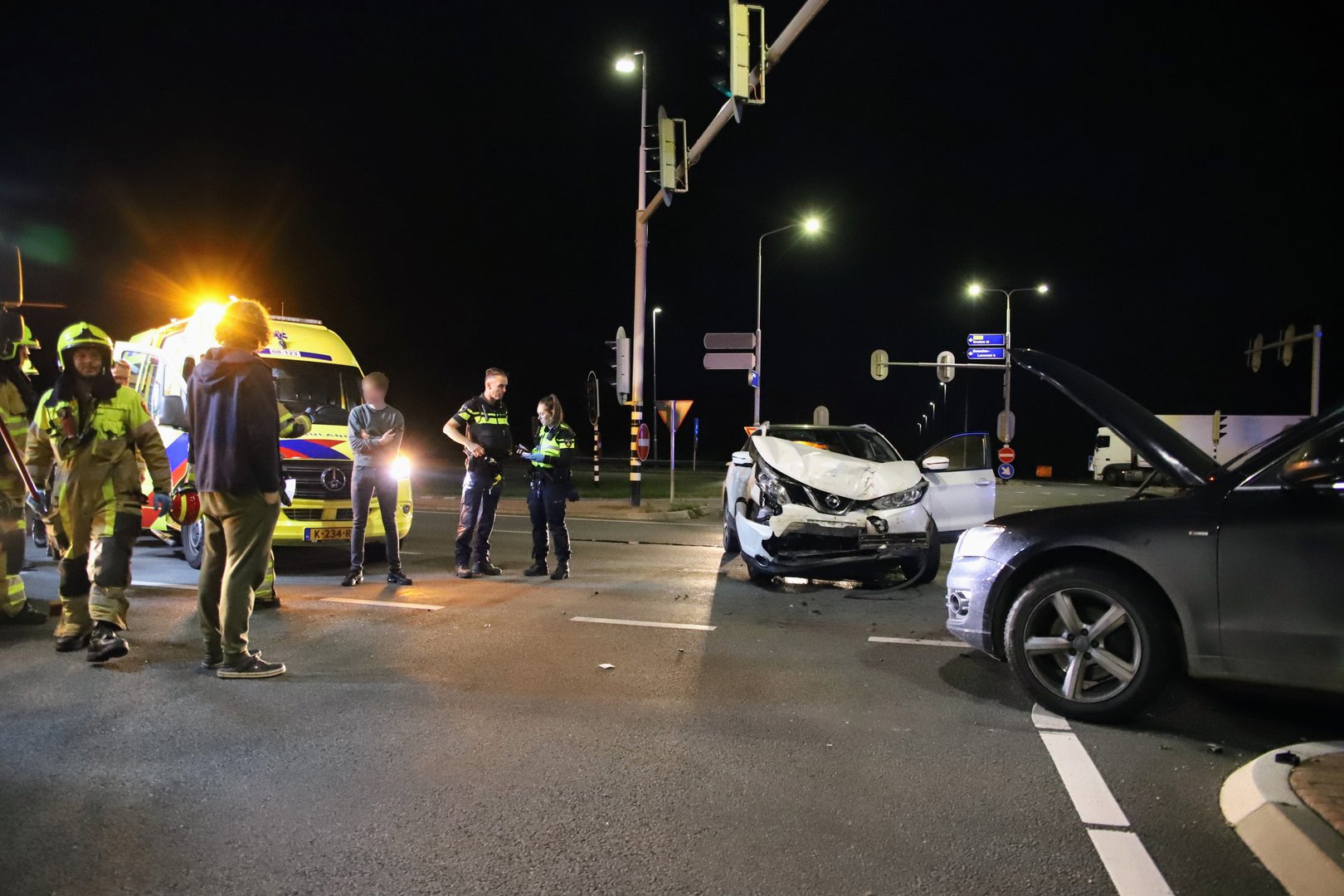 Veel schade bij aanrijding, beide voertuigen total loss