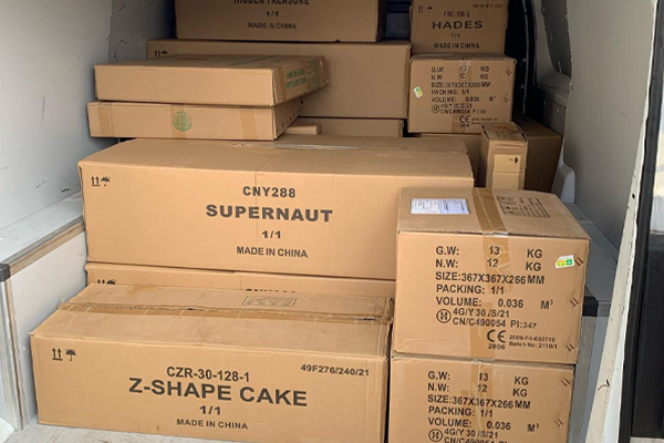 Arnhemmer met 550 kg illegaal vuurwerk aangehouden door marechaussee