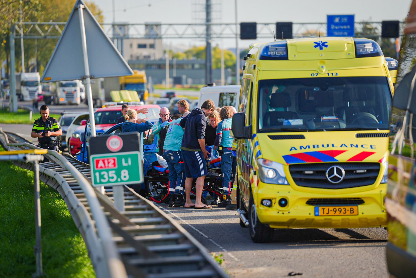 Man gereanimeerd op de A12 bij Duiven