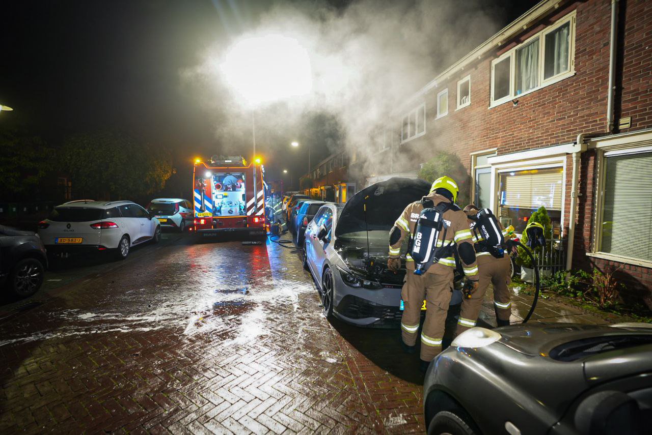 En weer is het raak: zevende autobrand in Arnhem-Zuid