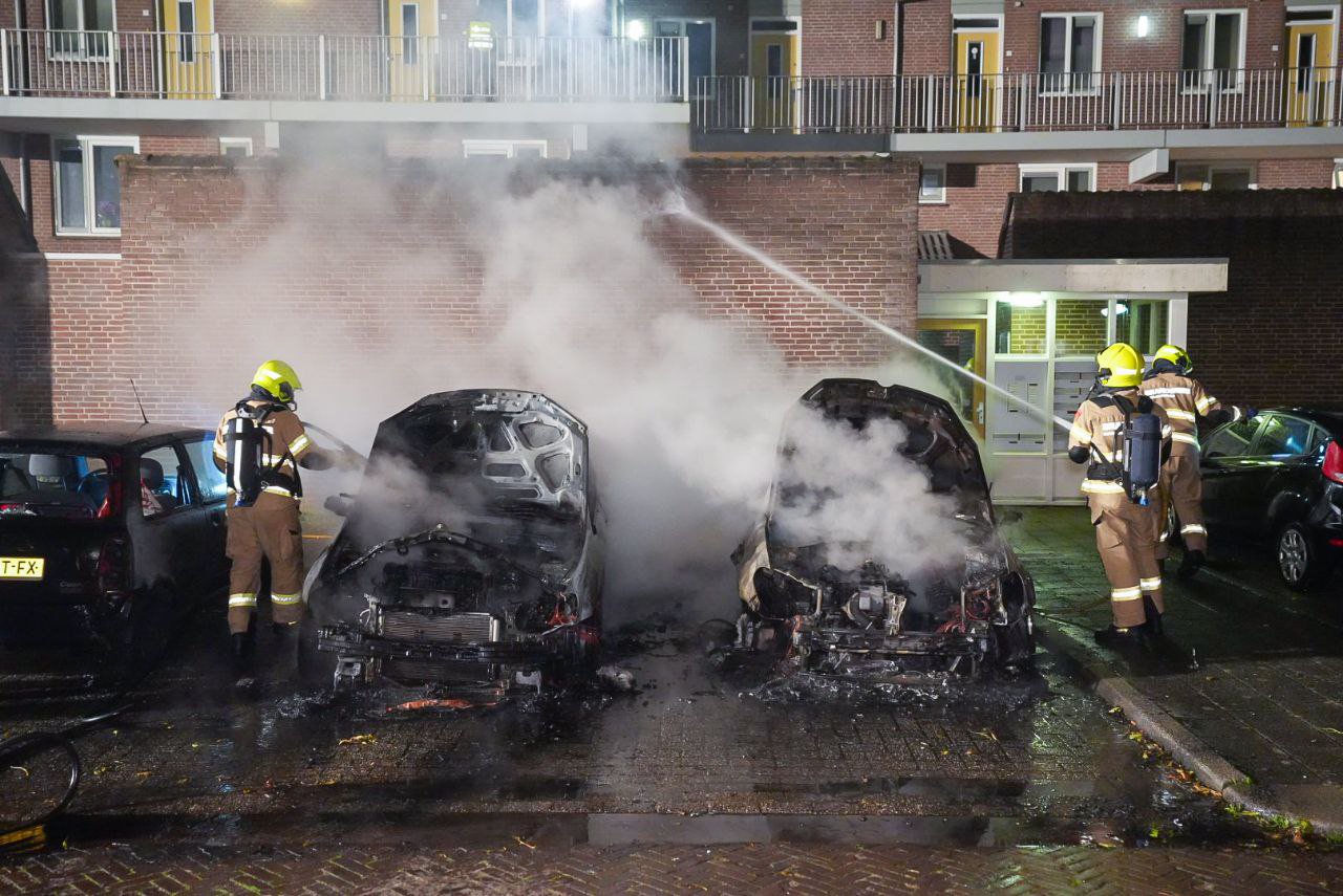 Drie auto’s verwoest door brand Westervoort
