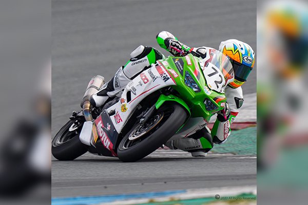 Moeder van motorcoureur (22) overlijdt twee dagen na haar zoon aan hartstilstand