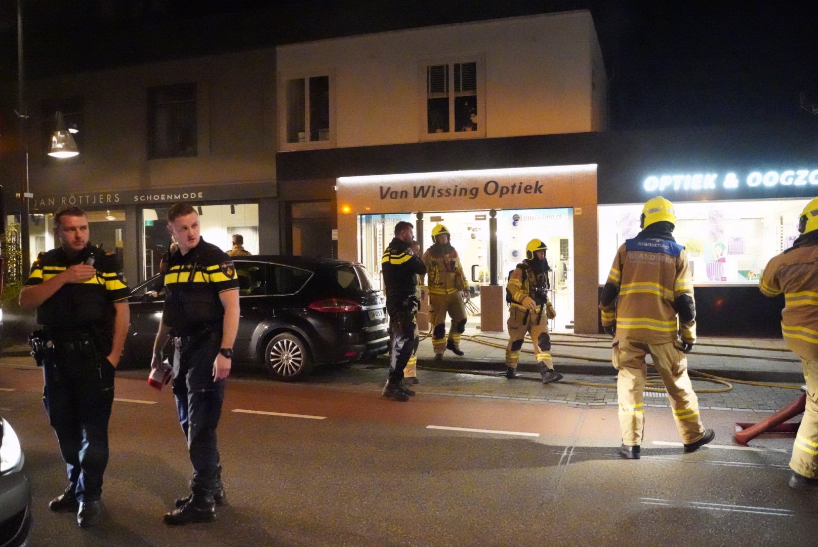 Brand in bovenwoning bij Optiek in Velp