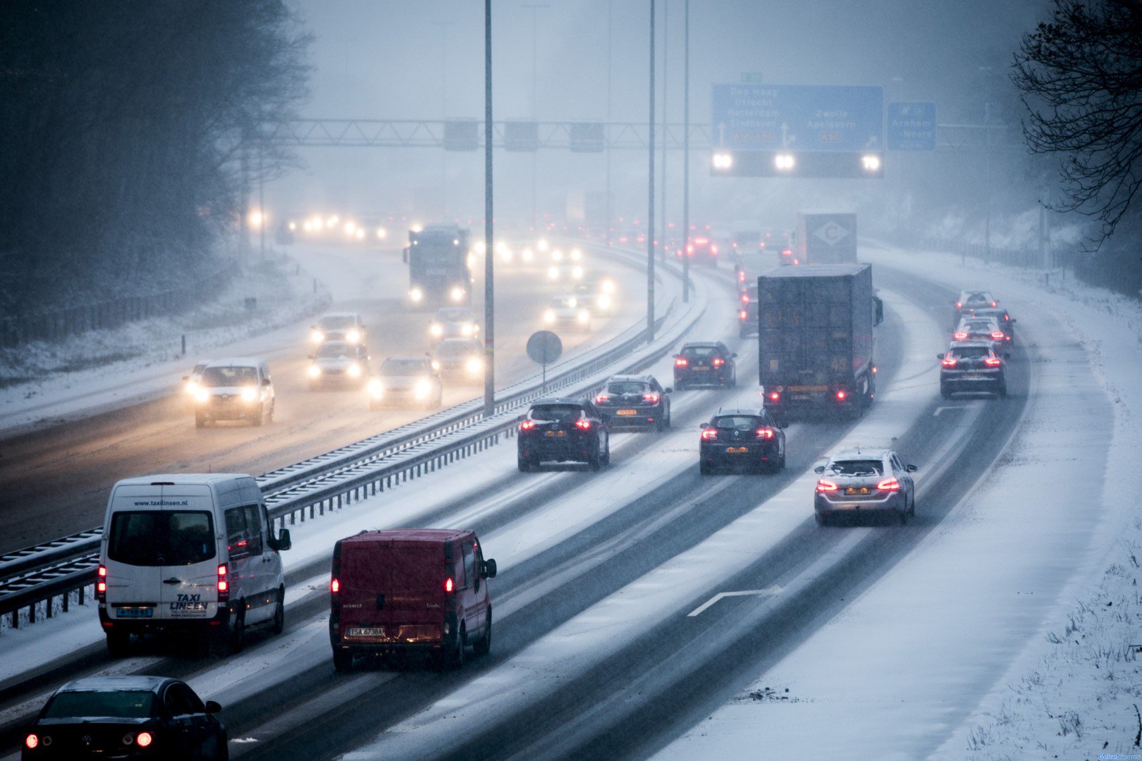KNMI waarschuwt voor gladheid door sneeuwval