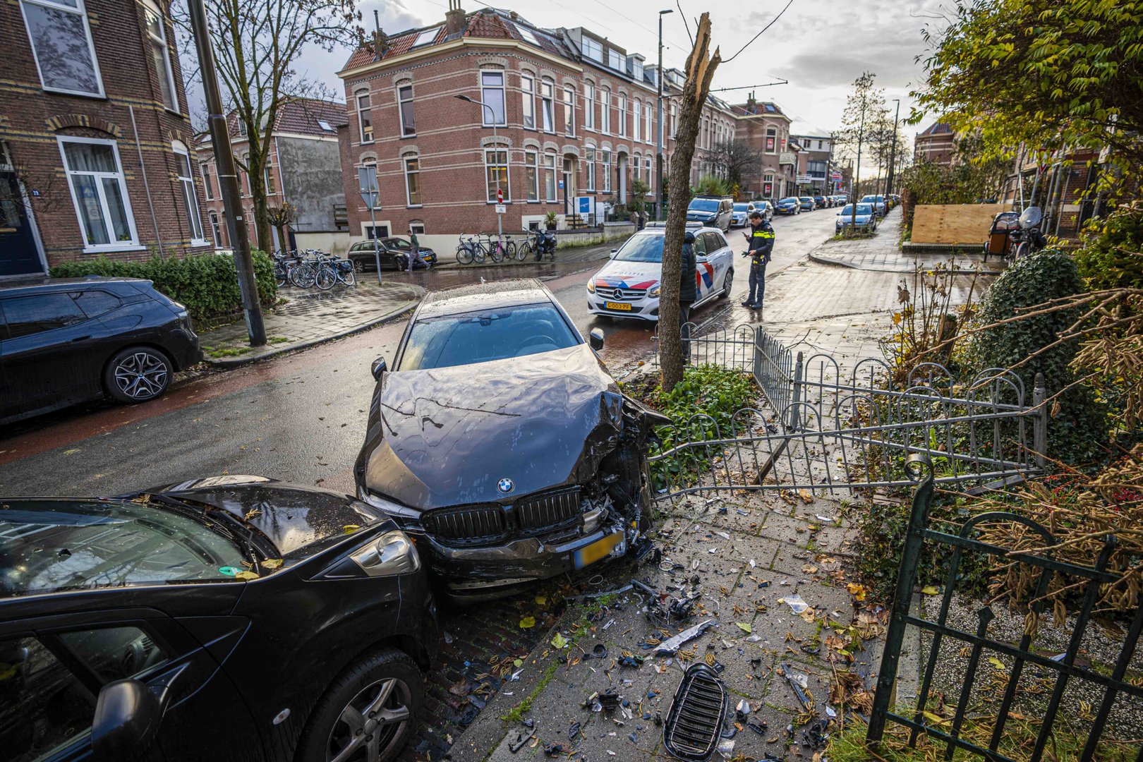 Parkeren met autopilot gaat flink mis in Arnhem
