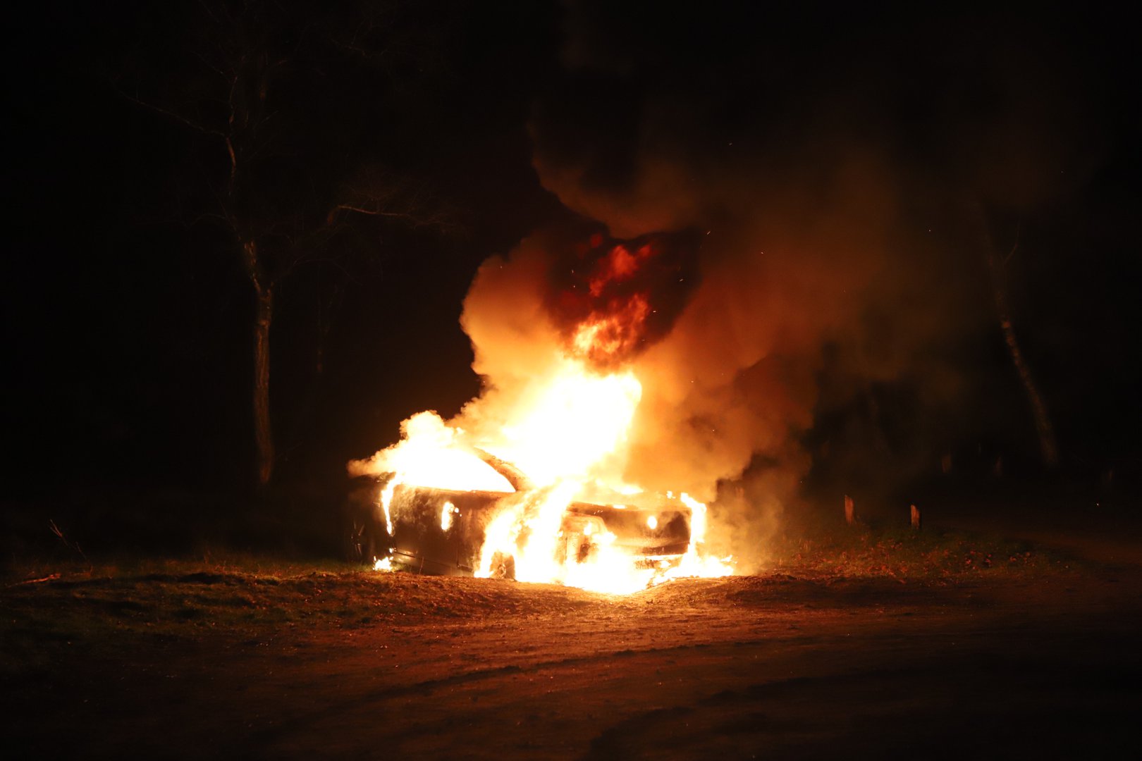 UPDATE: Weer een sloopcaravan en auto in brand gestoken