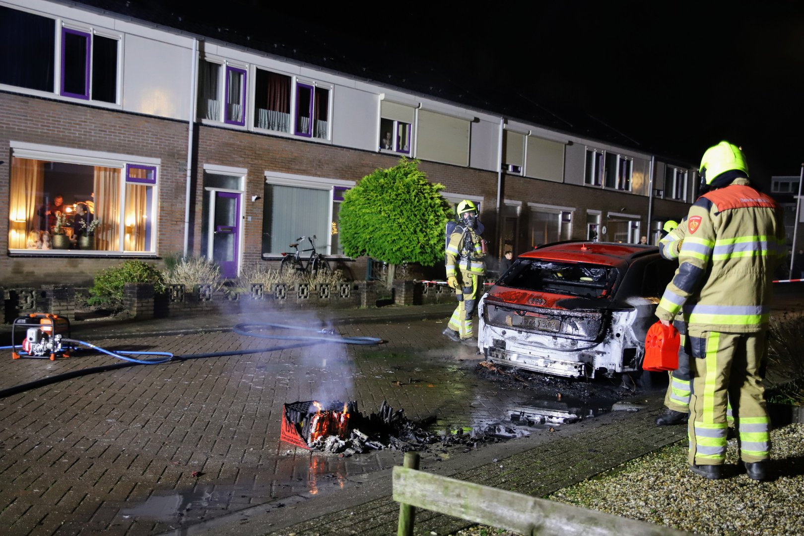 Autobrand door vermoedelijk vuurwerk