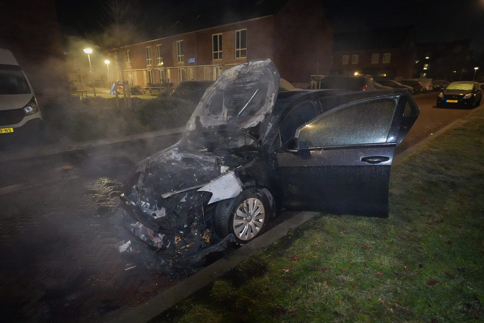 Wéér een autobrand in Arnhem