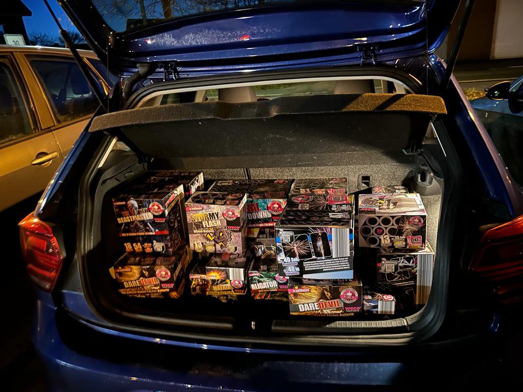 Politie controleert vuurwerk in grensstreek, ruim 1500 kilo in beslag genomen