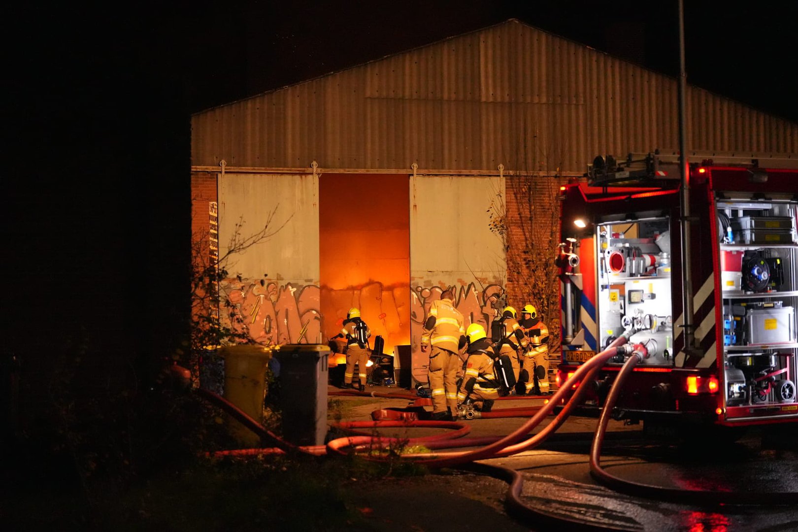 UPDATE: Flinke brand in loods vol spullen in Oosterbeek