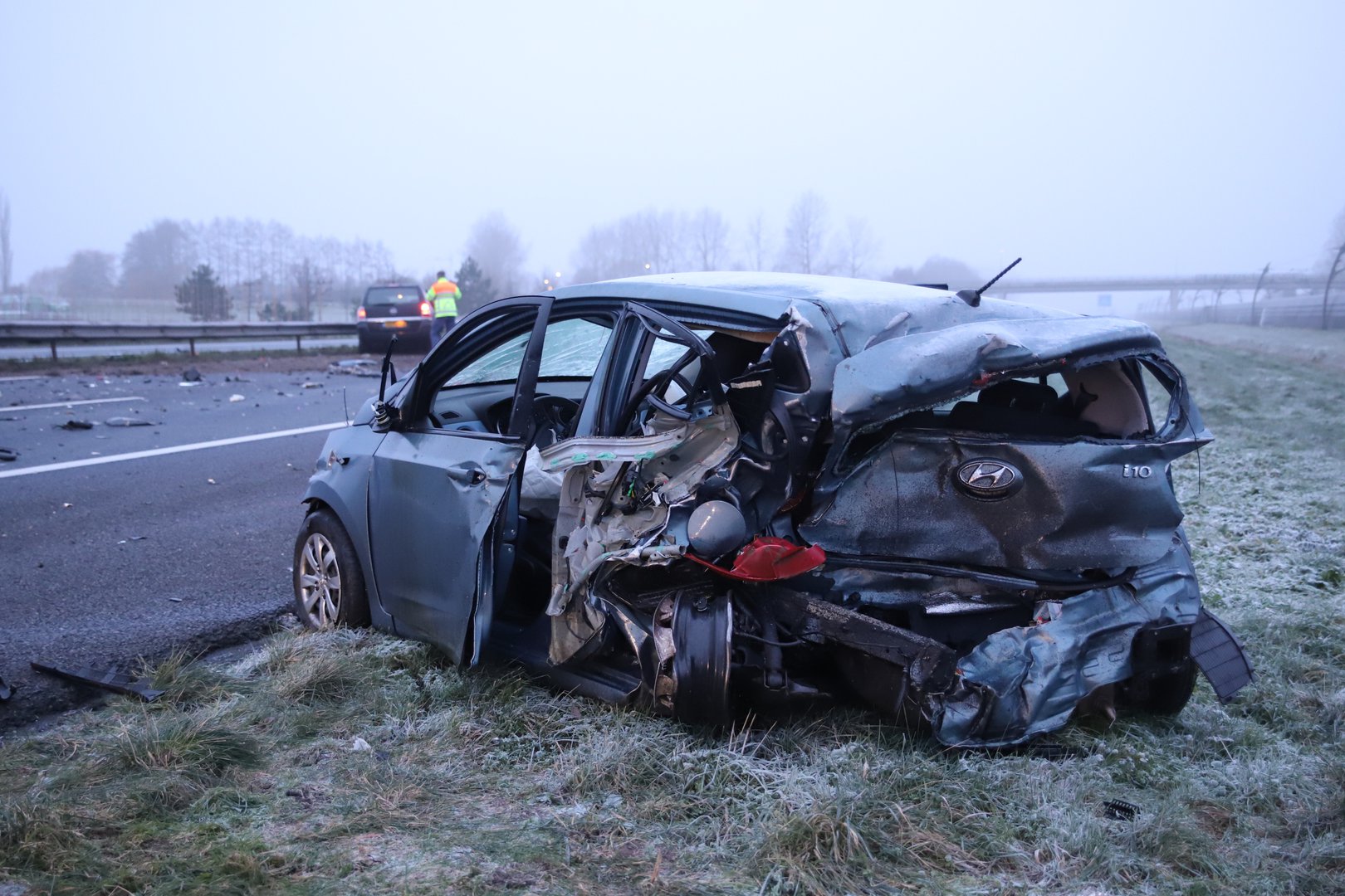 A15 dicht door ernstig ongeval, veroorzaker gevlucht