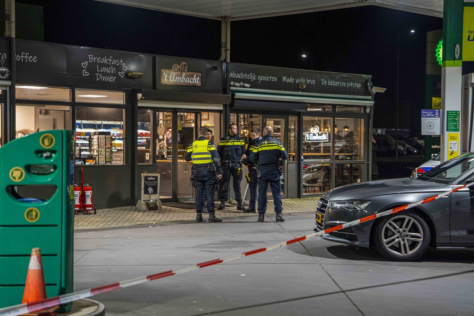 Overval op tankstation in Westervoort, politie zoekt man (30) met paarse broek