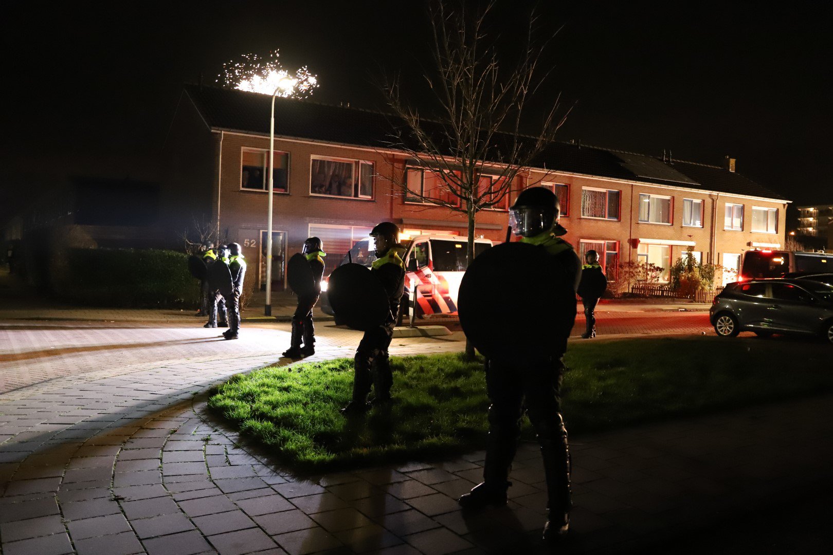 Grimmige sfeer in Culemborg: ME opgetrommeld
