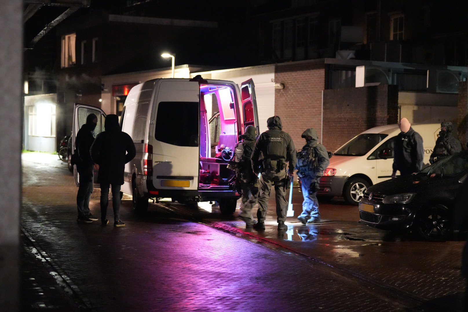 UPDATE: Arrestatieteam doet instap binnenstad Arnhem