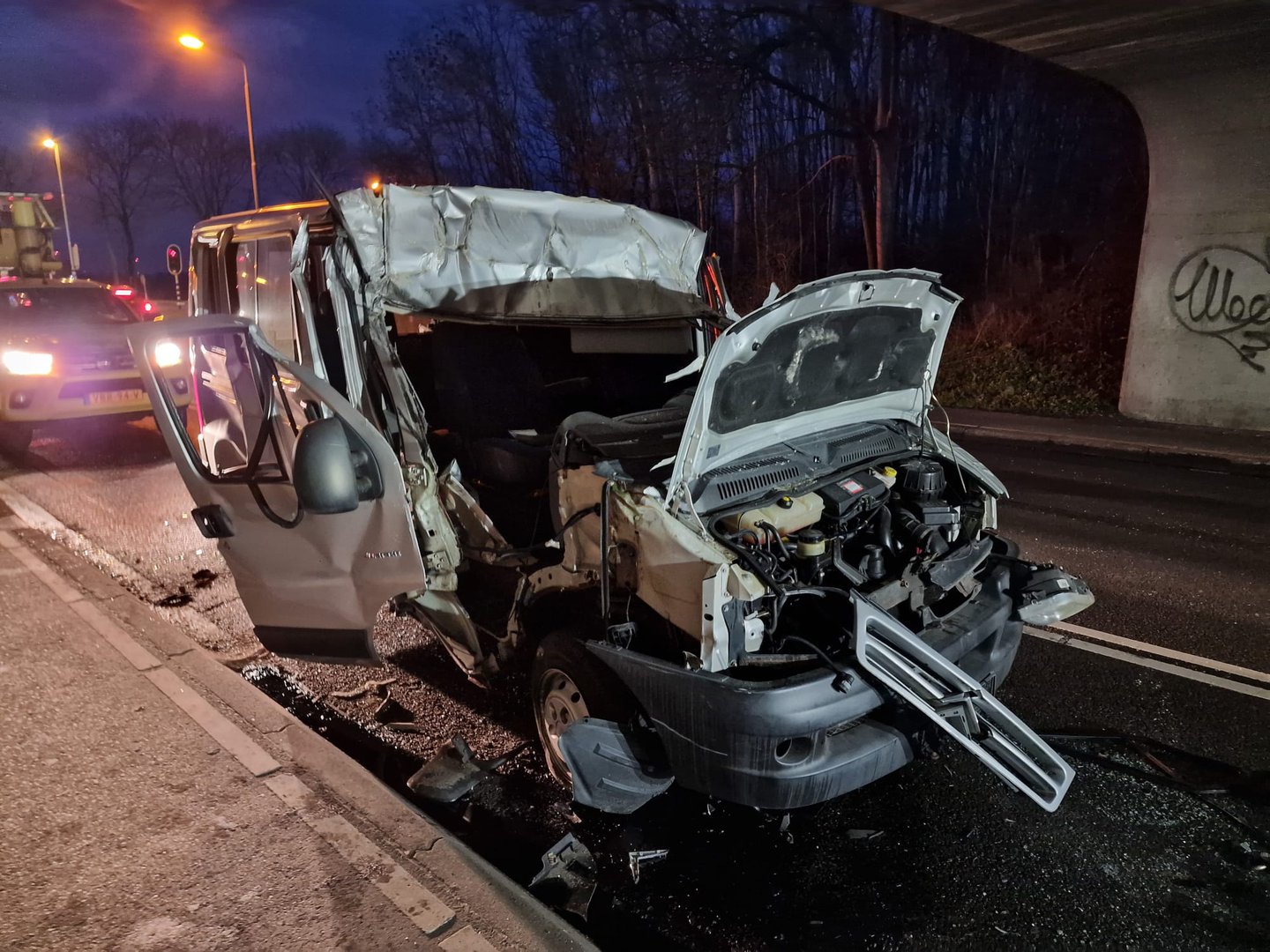 Bijzonder ongeval onder viaduct A12 Zevenaar