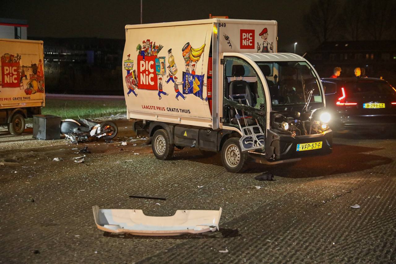 Scooterrijder gewond bij botsing op afgesloten weg