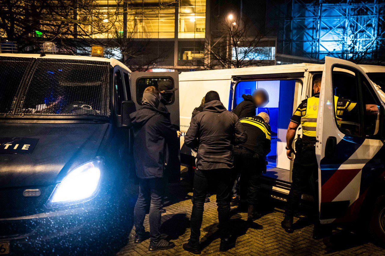 Politie voorkomt escalatie na wedstrijd Vitesse – FC Twente