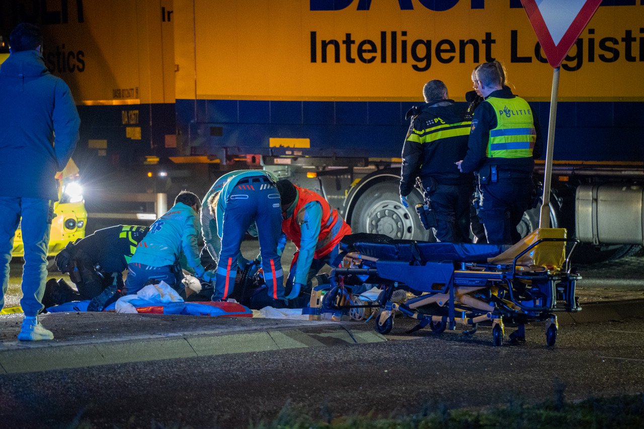 Scooterrijder (24) in kritieke toestand aangetroffen op vluchtheuvel