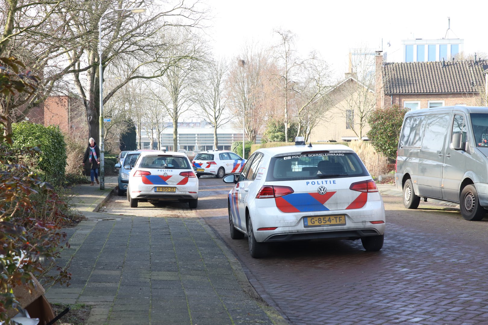 Woning overval in Tiel, politiehelikopter op zoek naar daders