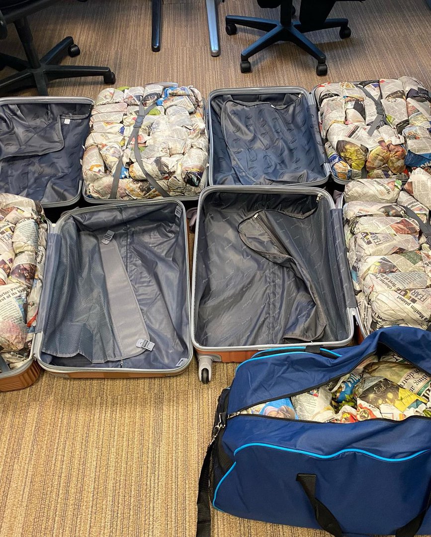 90 kilo drugs aangetroffen in koffers van ‘feestgangers’