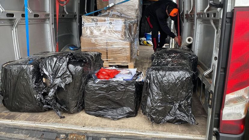 170 kilo Shisha Tabak gevonden in bestelbus
