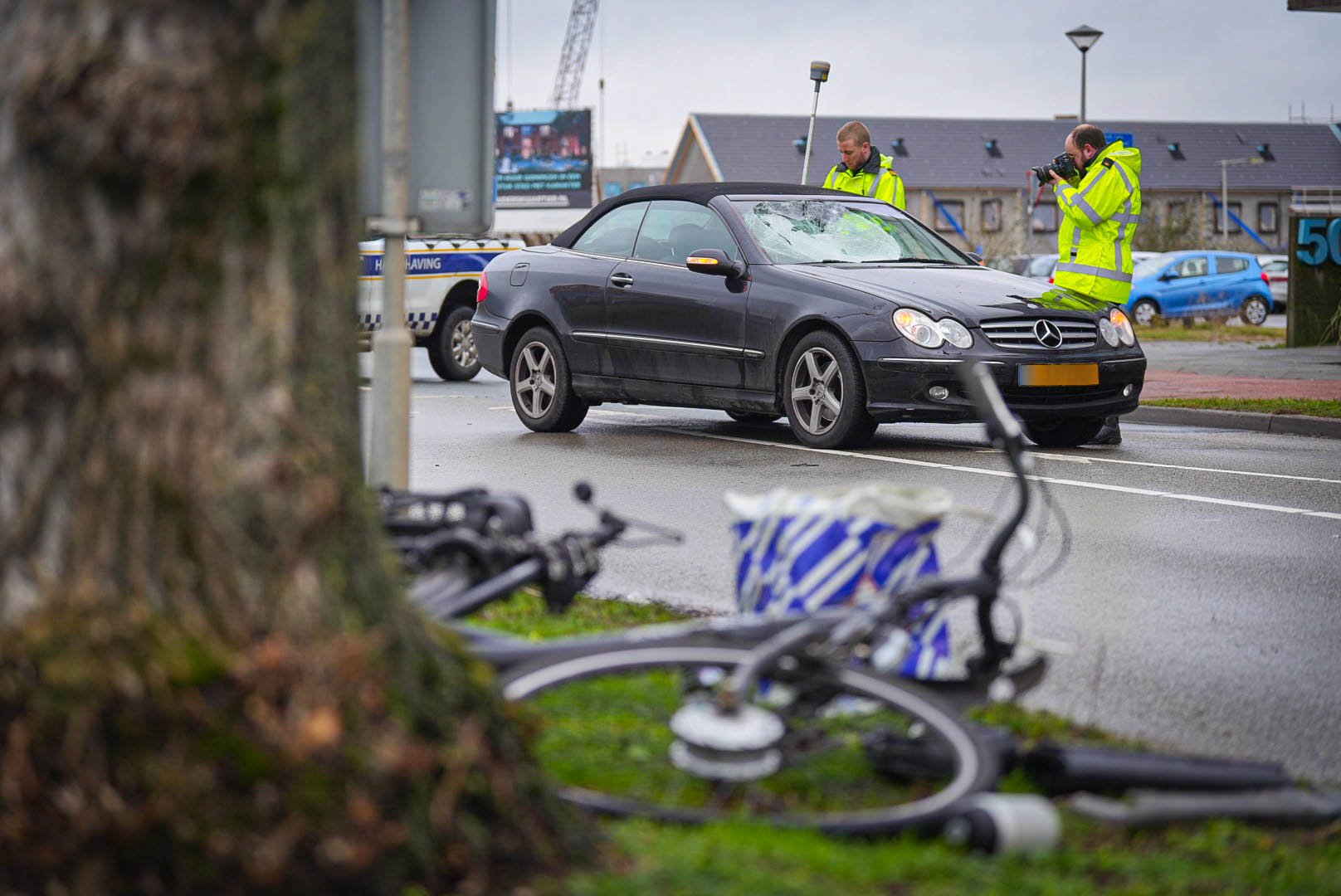 Fietser in kritieke toestand na aanrijding in Arnhem