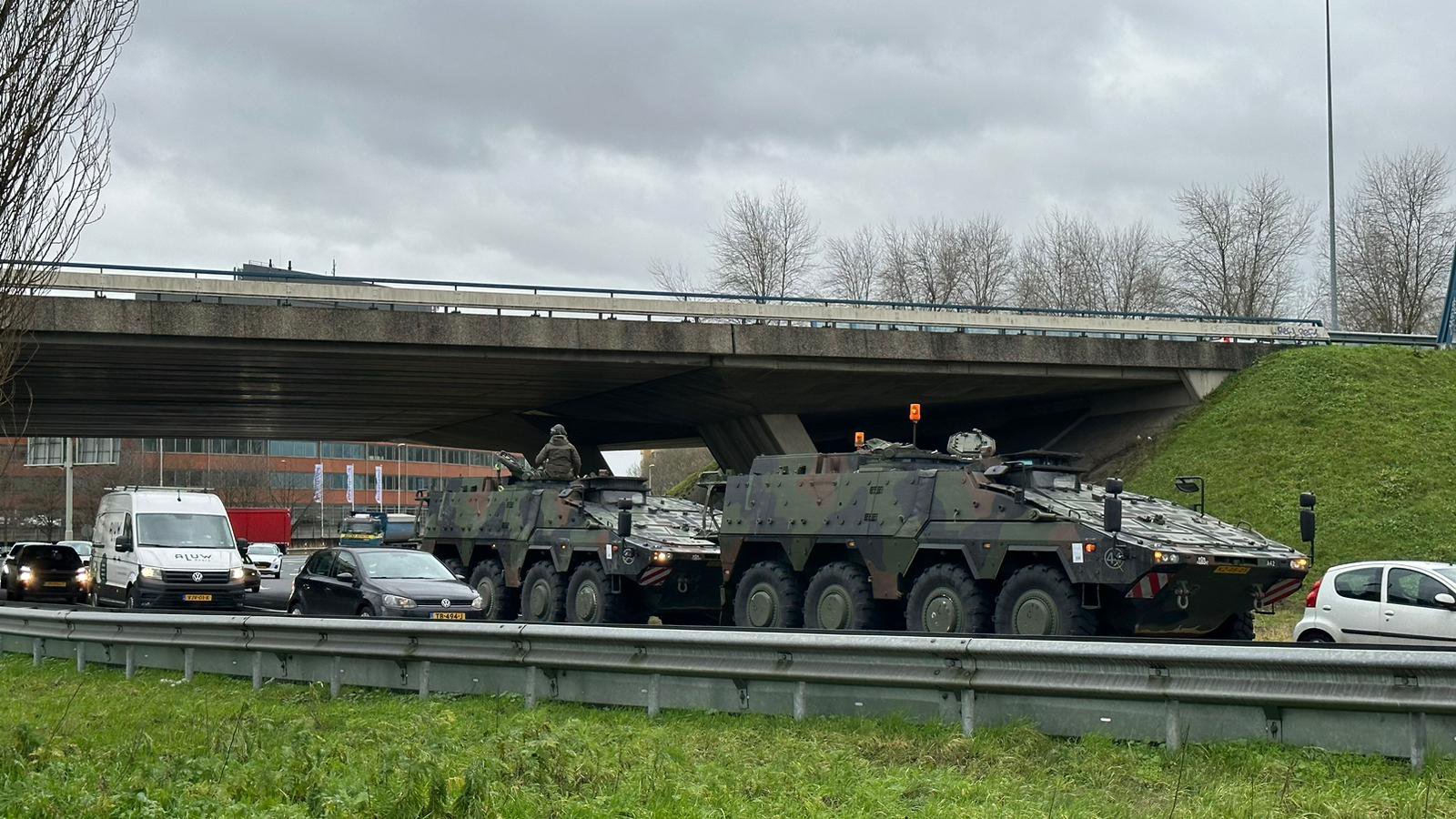 Pantservoertuig komt met pech stil te staan op Knooppunt Velperbroek