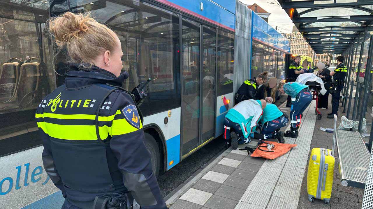 Voetganger gewond geraakt bij aanrijding met lijnbus in Arnhem