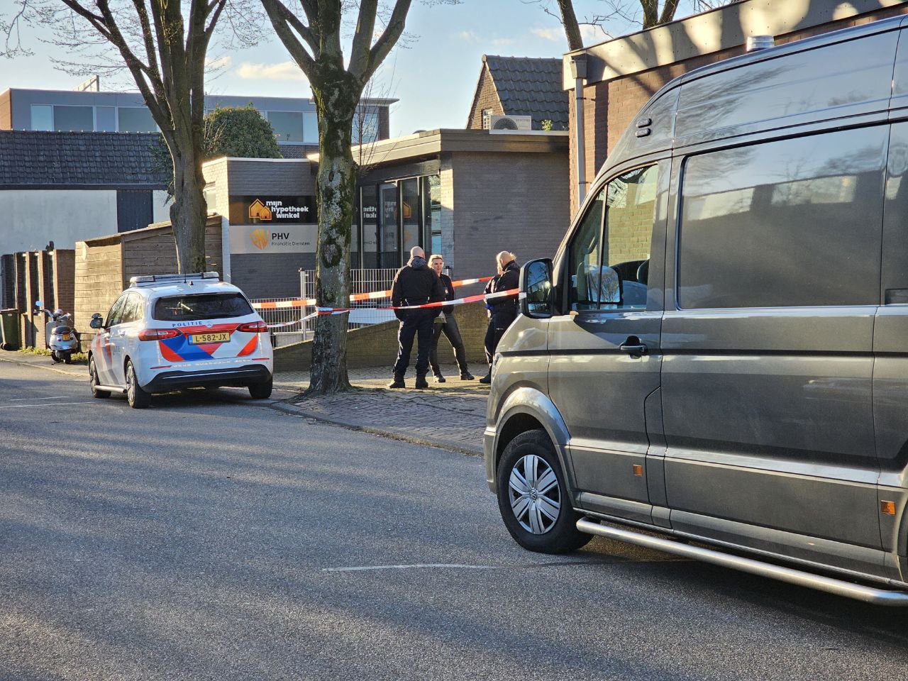 Overleden persoon aangetroffen in geparkeerde auto