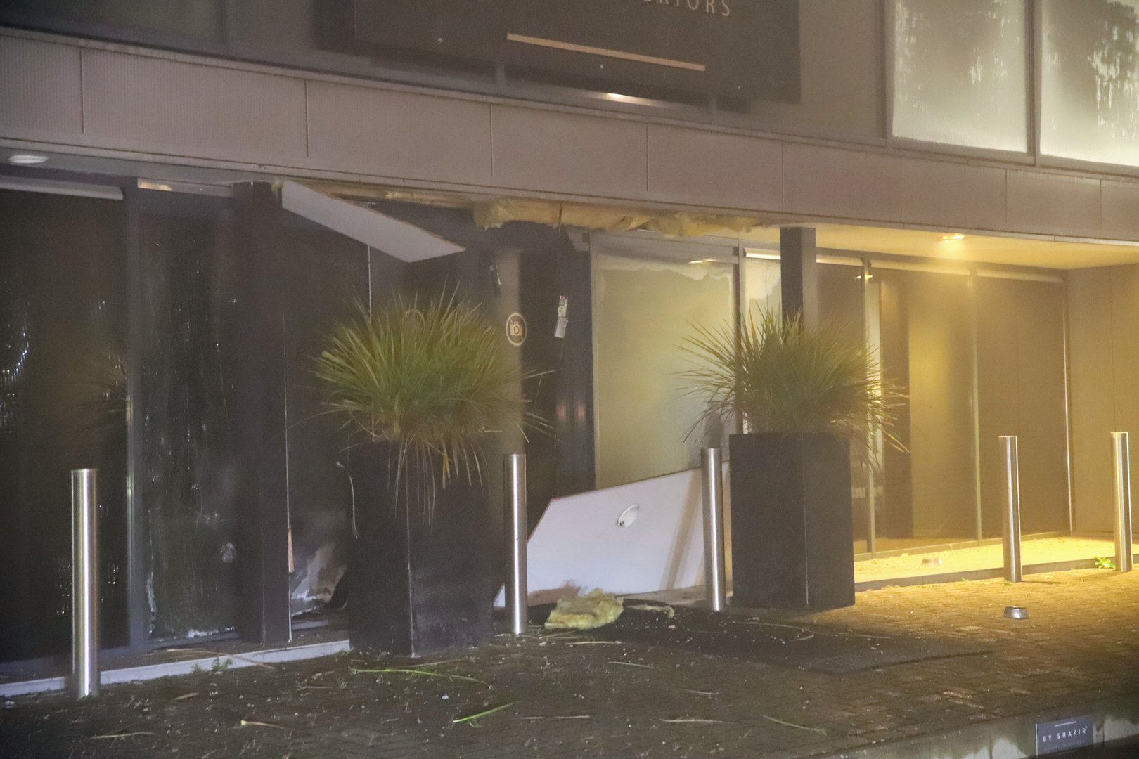 Explosief gaat af bij meubelzaak