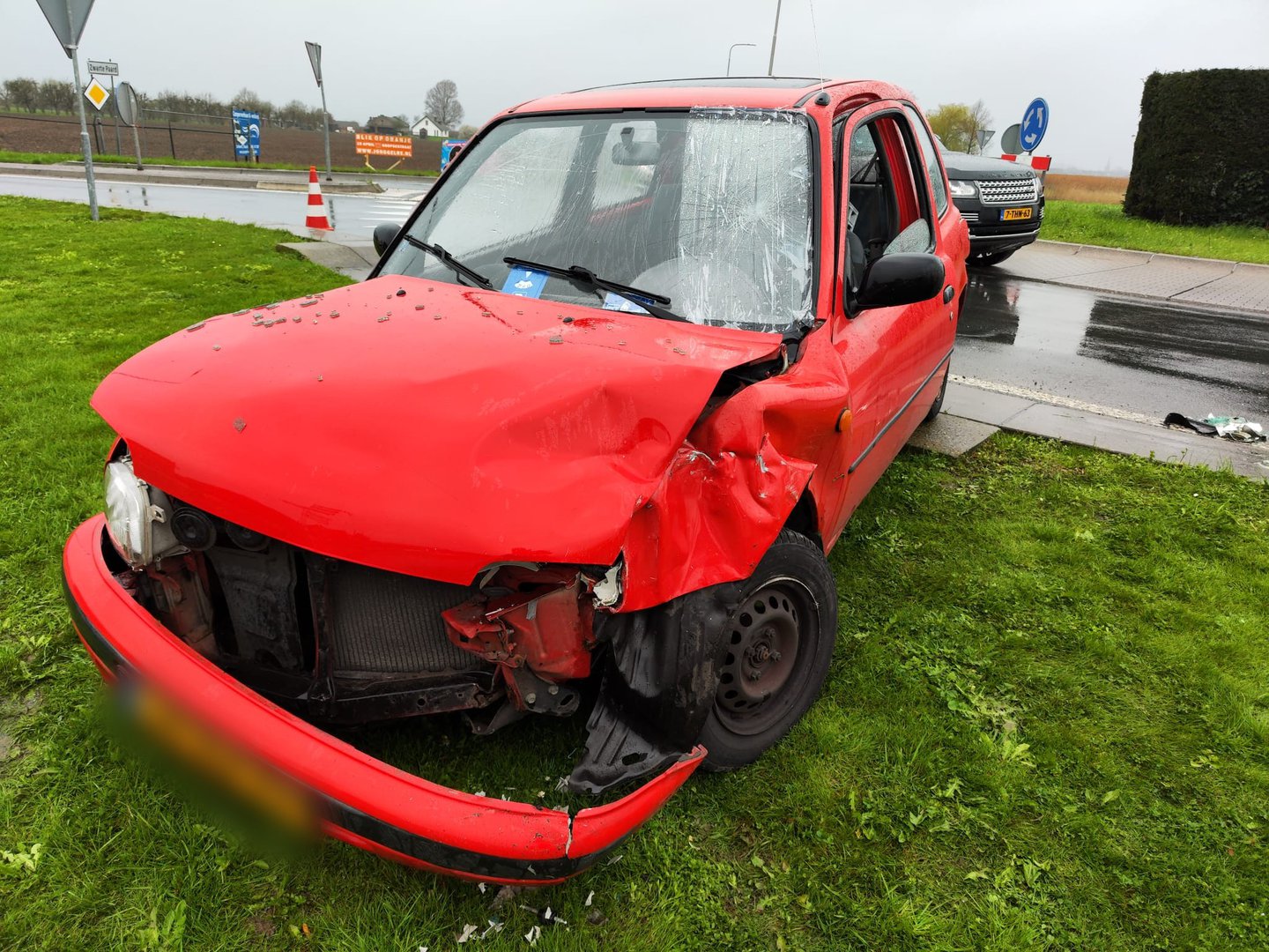 Bestuurder vlucht na ongeval met andere auto