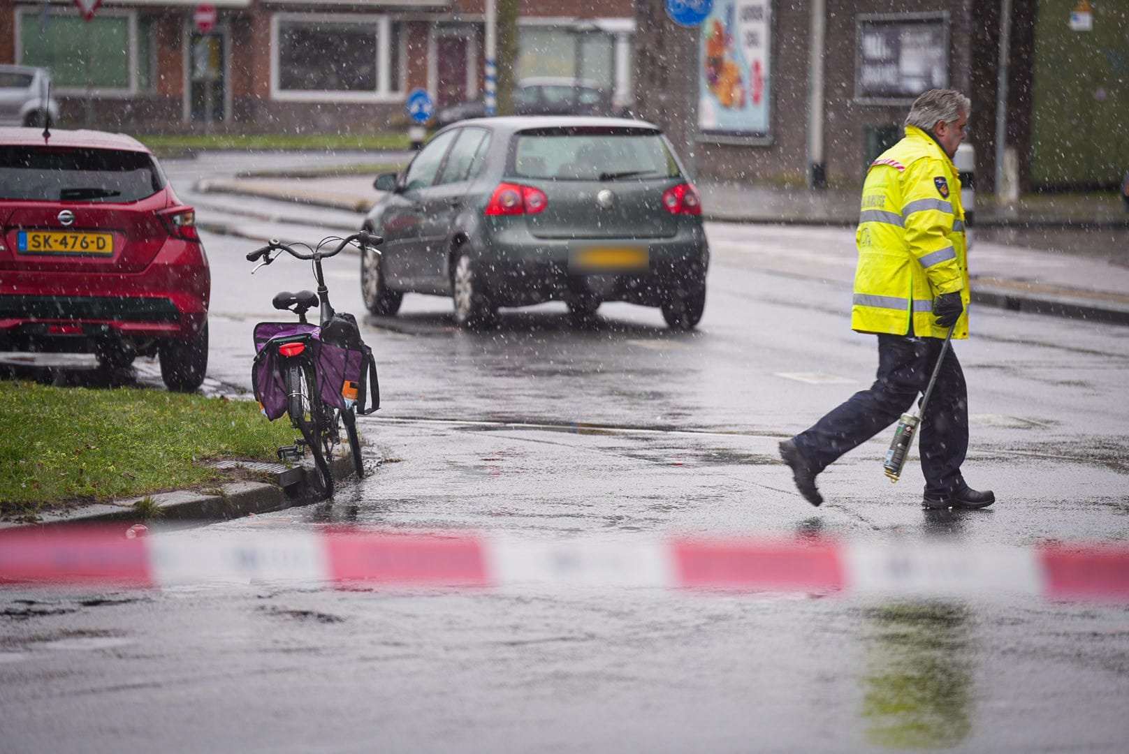 Fietsster gereanimeerd na aanrijding met auto in Arnhem