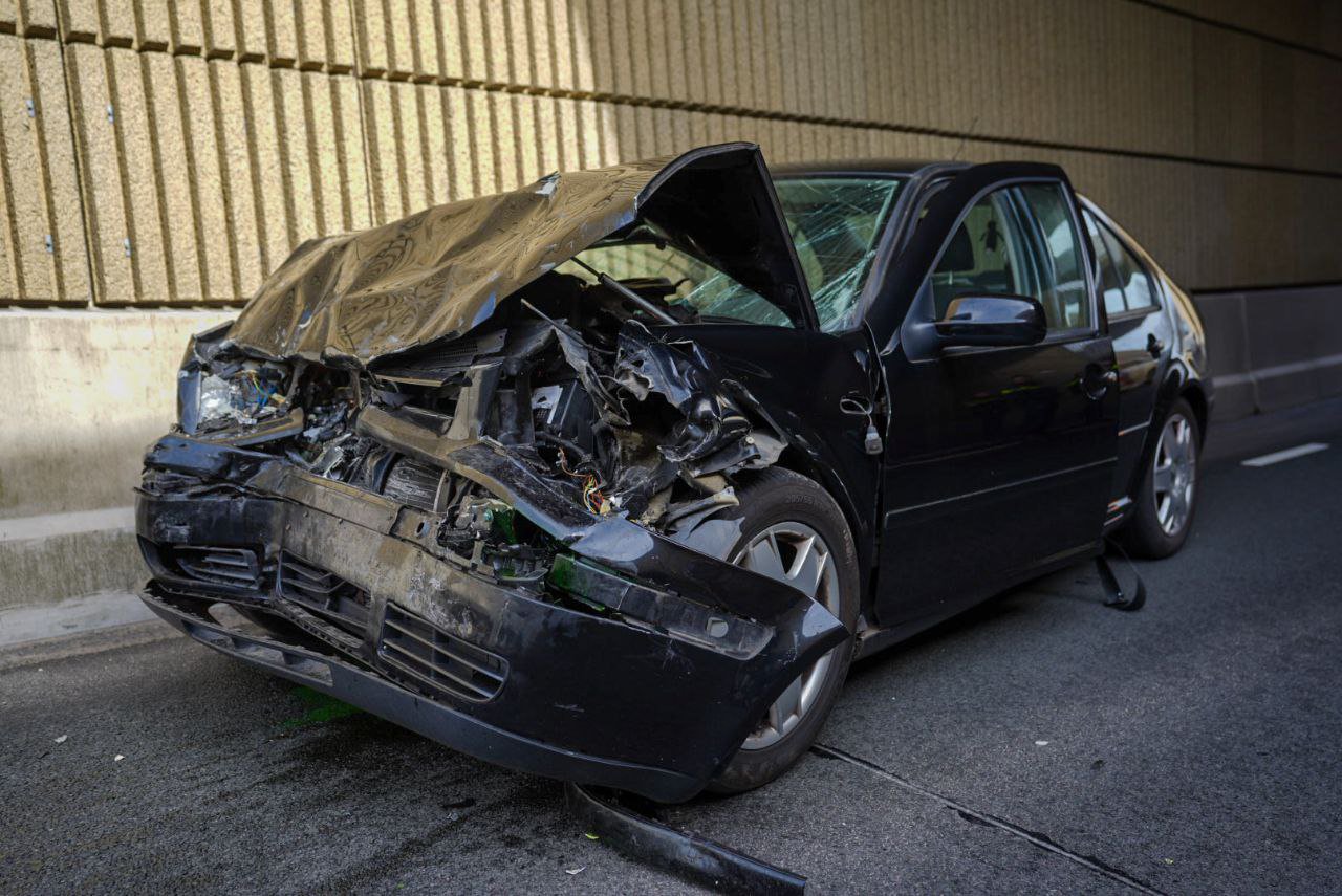 Gewonde bij frontale aanrijding op Kanaalweg in Dieren