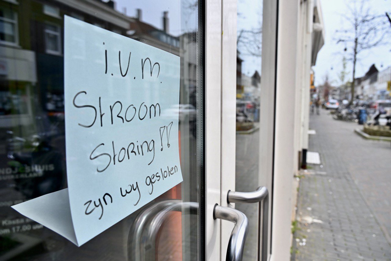 Groot gedeelte winkels Steenstraat Arnhem gesloten vanwege stroomstoring