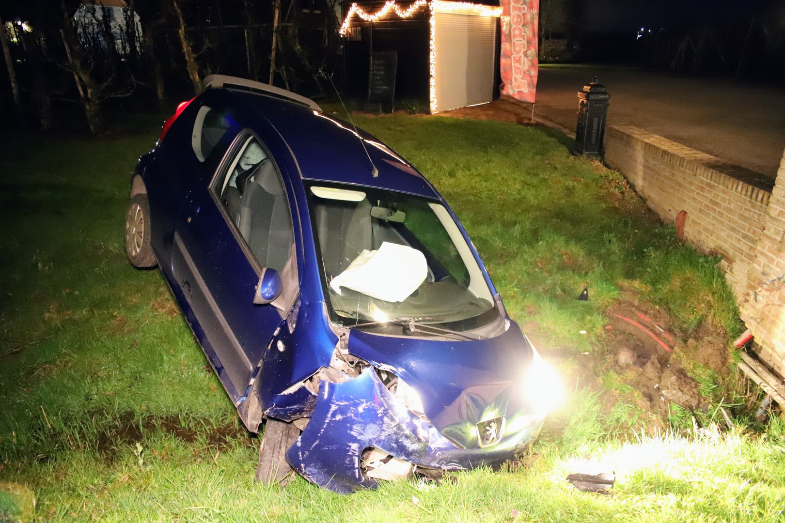 Bestuurder vlucht na eenzijdig ongeval