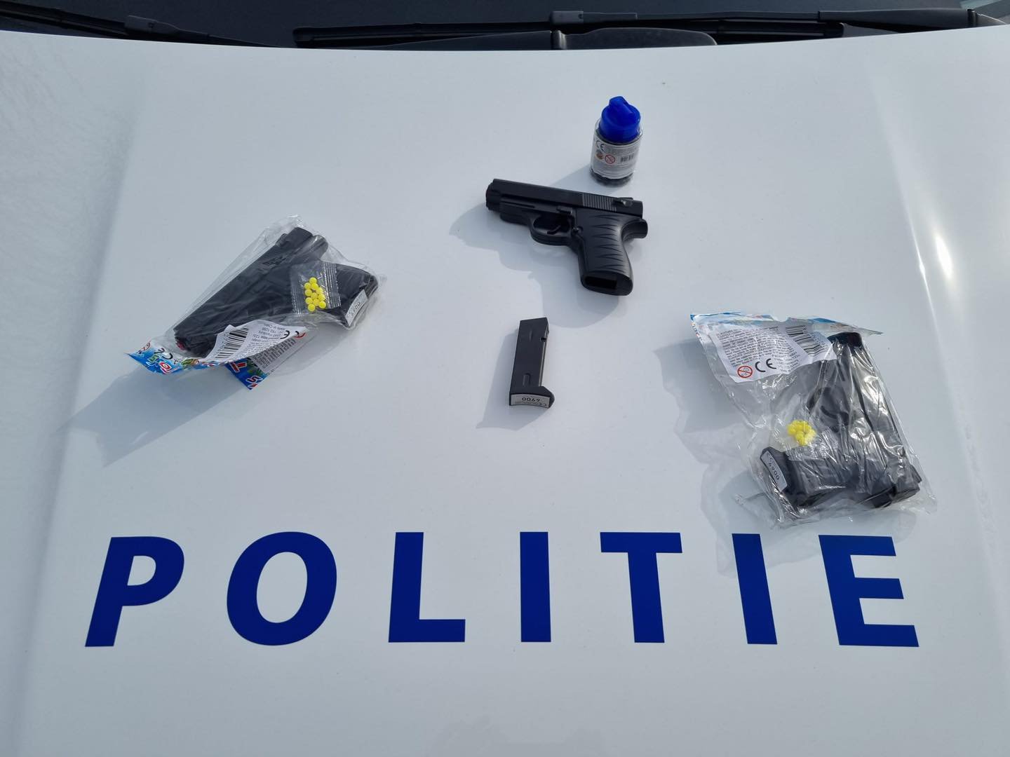 Ineens een politiewapen op je gericht: jongen (12) speelde met balletjespistool
