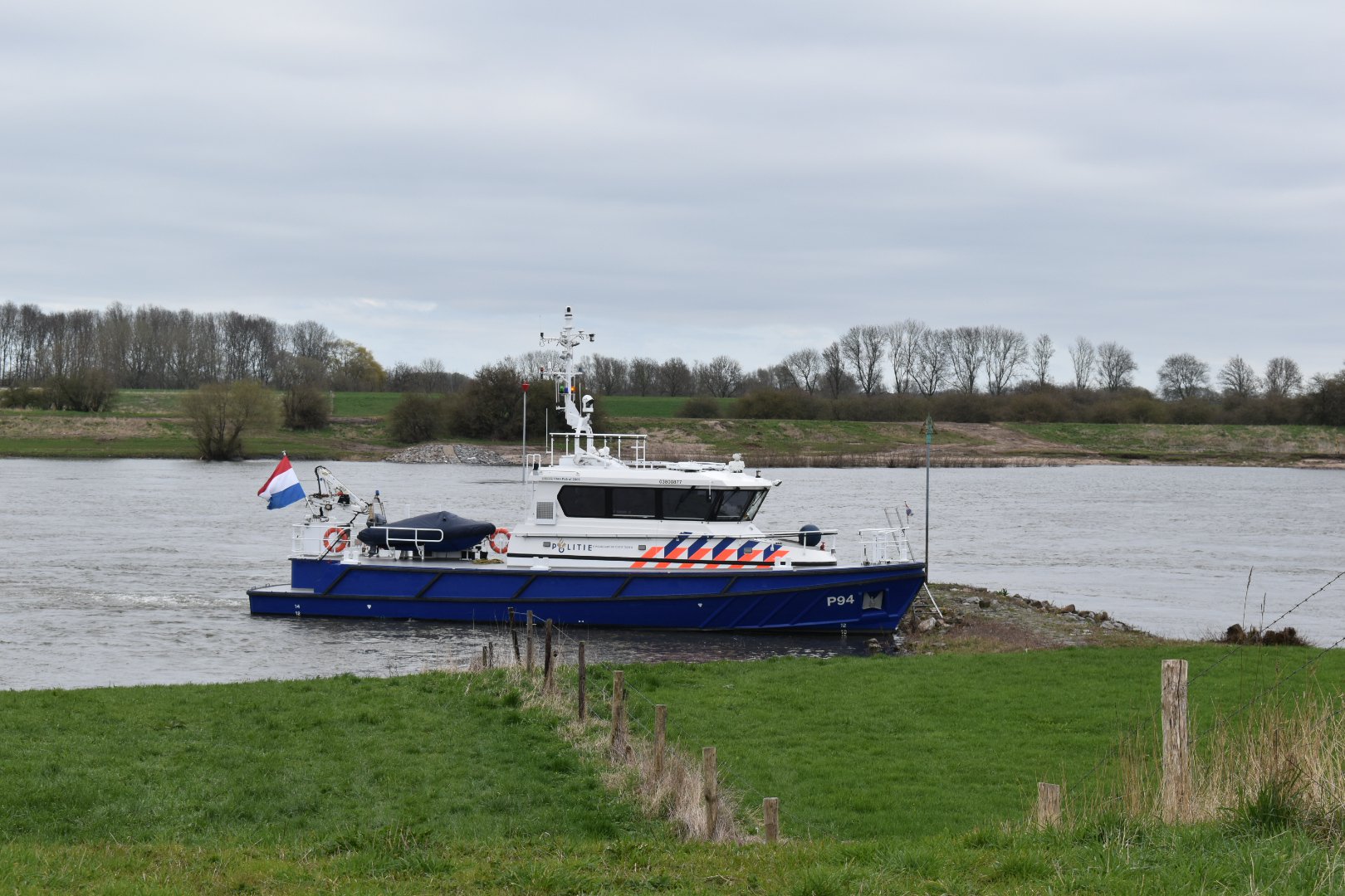 Vissers treffen overleden persoon aan in Kanaal