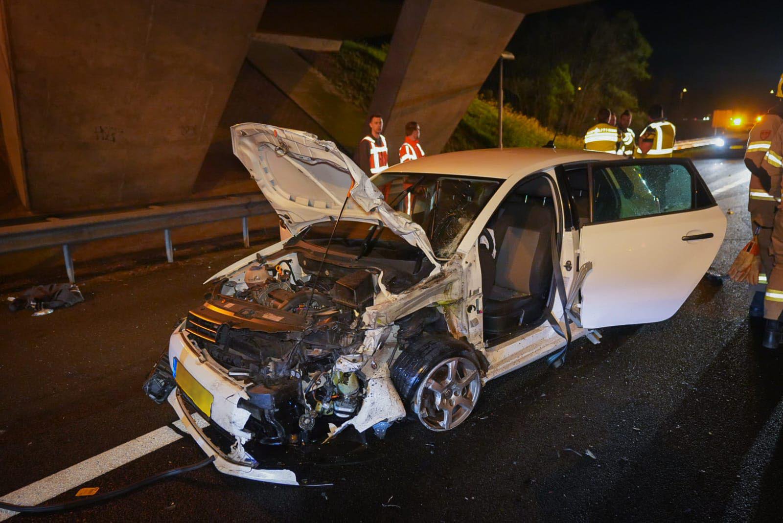 VIDEO UPDATE: Snelweg dicht na ongeval met meerdere voertuigen