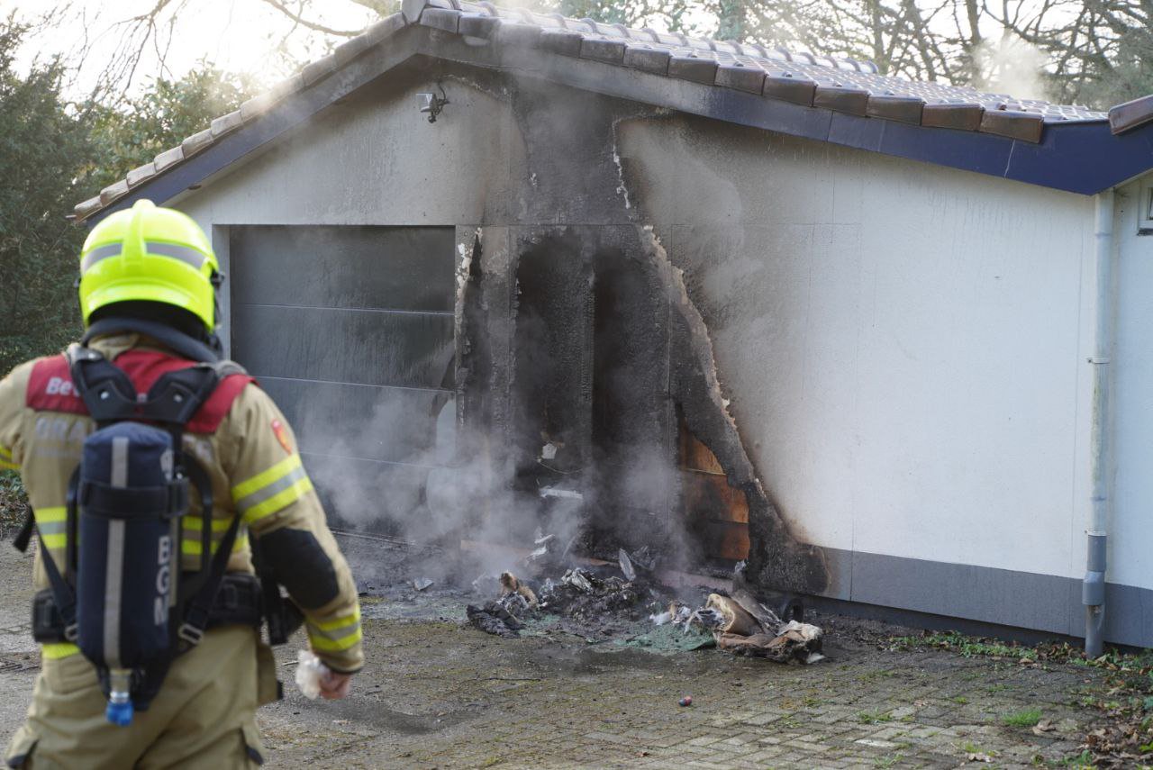 Branden op korte afstand van elkaar, politie start onderzoek