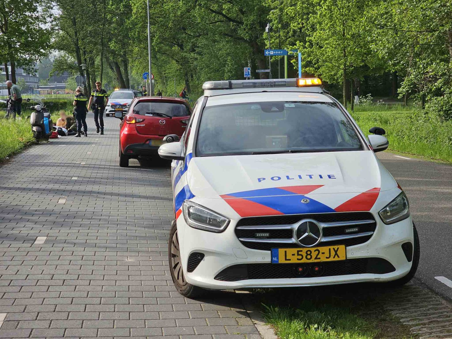 Scooterrijder gewond bij aanrijding met fietser