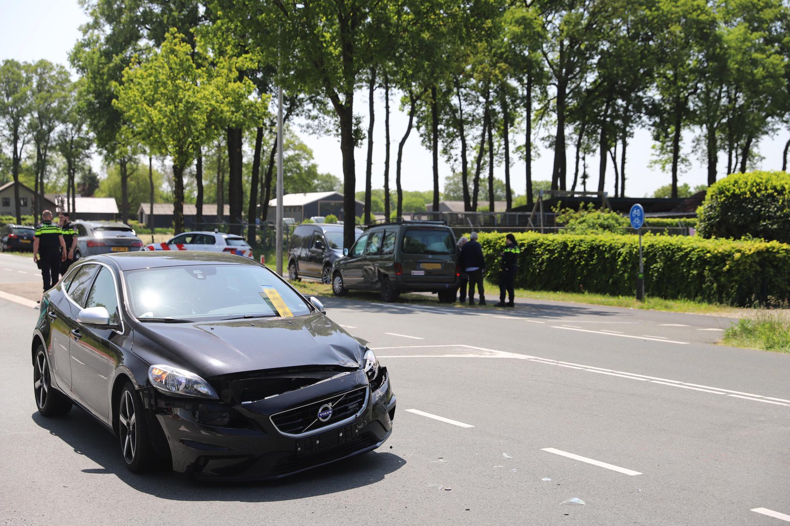 Afslaande automobilist ziet ander voertuig over het hoofd