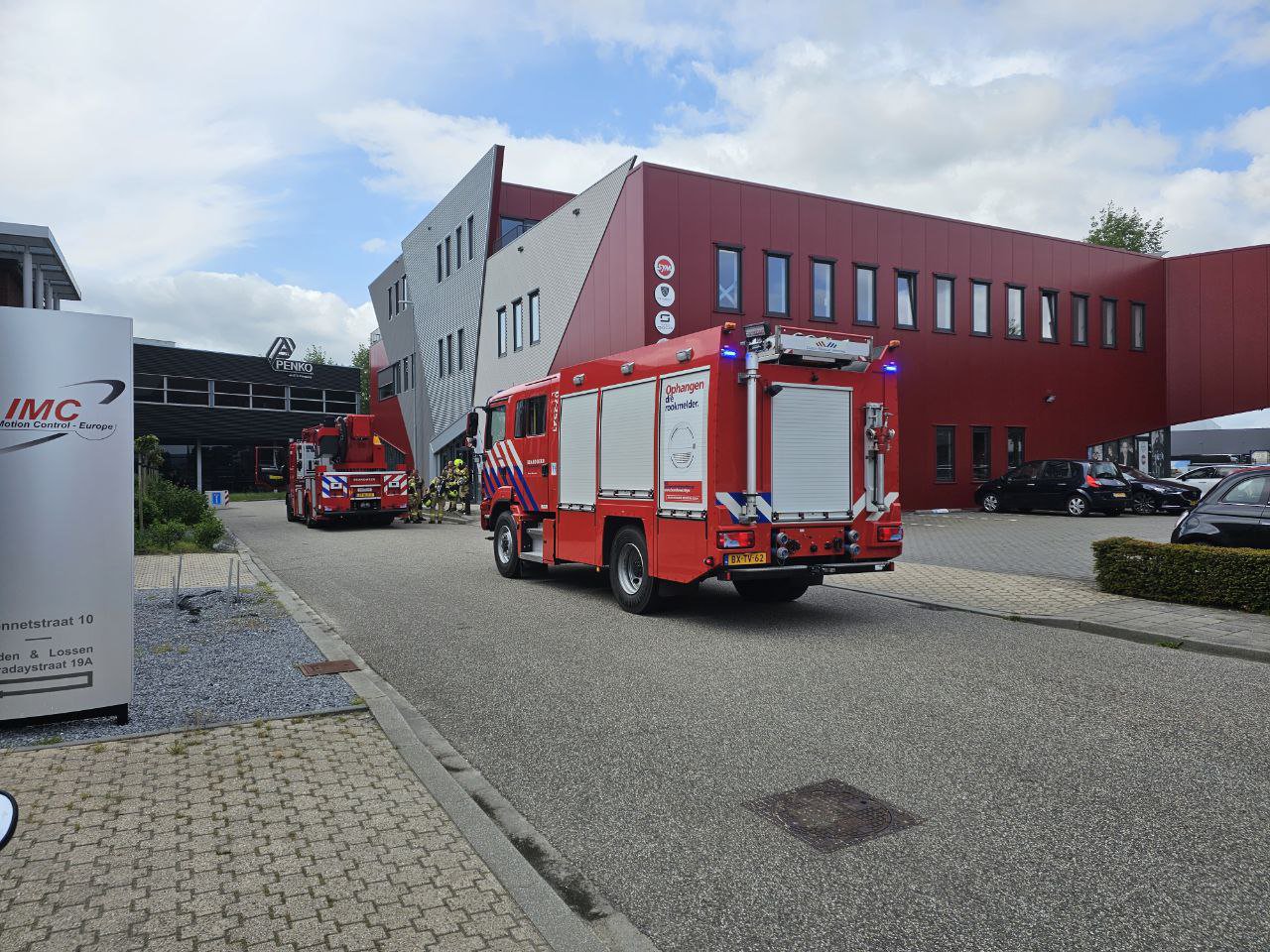 Brand op dakterras van bedrijfspand