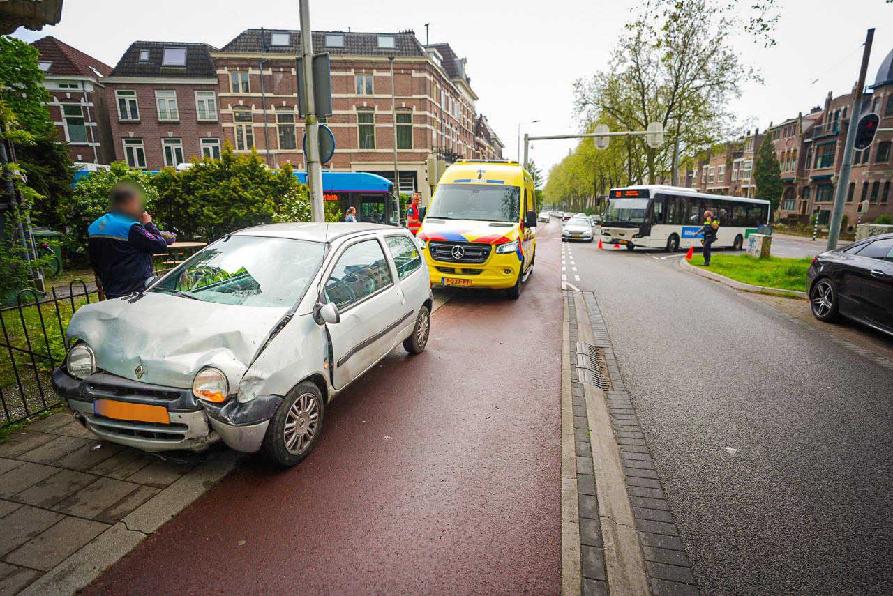 VIDEO UPDATE: Vier personen, waaronder een kind, gewond bij ongeluk tussen stadsbus en auto
