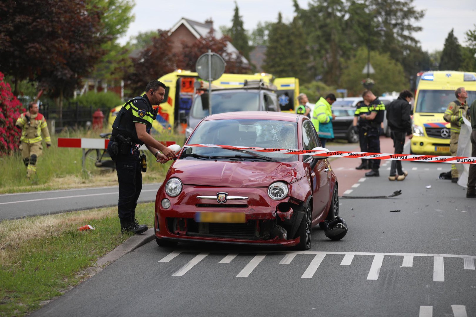 Ernstig ongeval met scooter en auto: twee vrouwen ernstig gewond