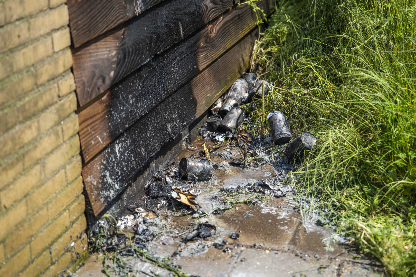 Houten schuurtje in brand gestoken