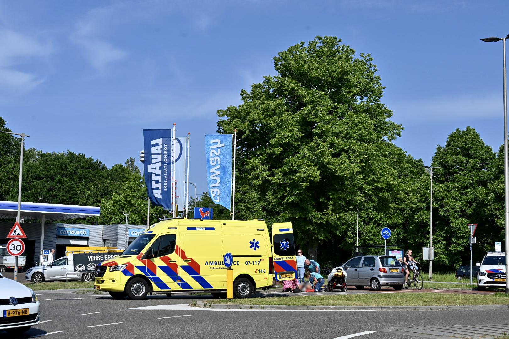 Wéér een aanrijding op beruchte Arnhemse rotonde