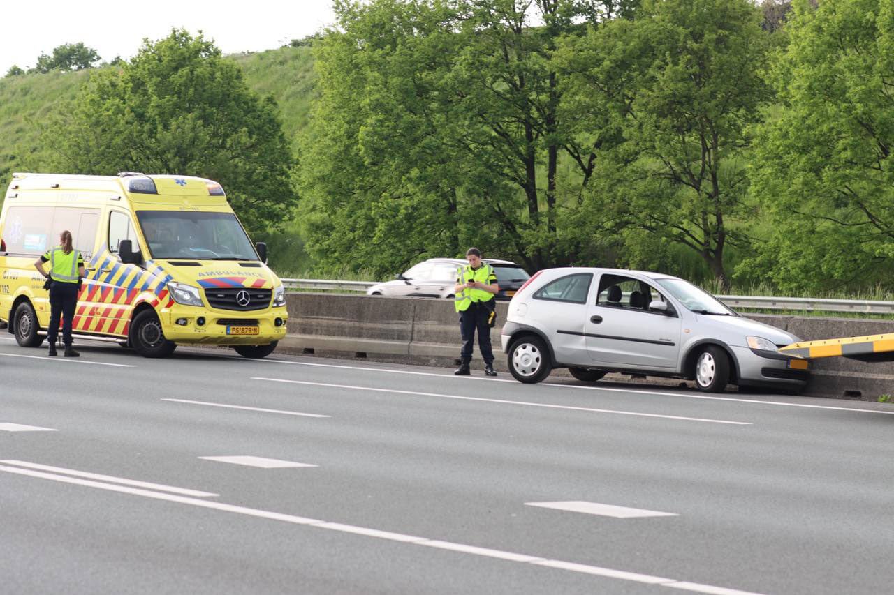 Wiel breekt af bij ongeluk op de snelweg